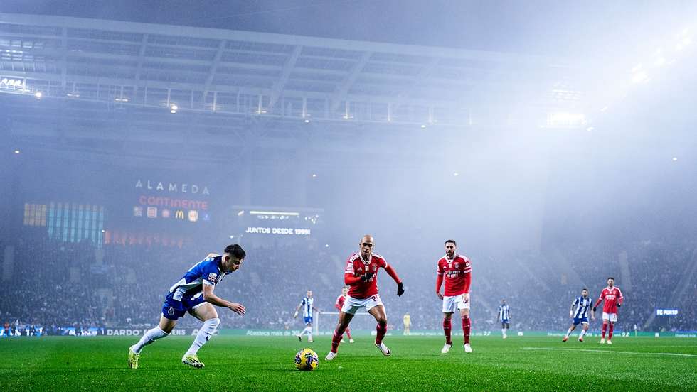 Francisco Conceição foi uma constante dor de cabeça para os jogadores encarnados, saindo com uma ovação de pé aos 87'