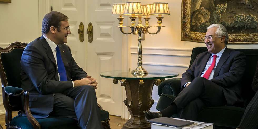 Passos e Costa têm sido comedidos a falar sobre terrorismo