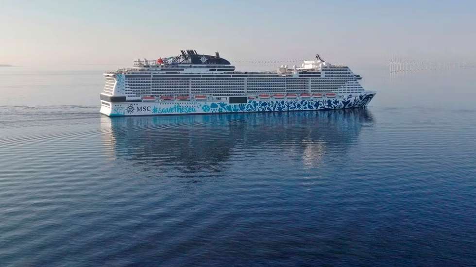 O MSC Euribia está num porto dos Emirados Árabes Unidos