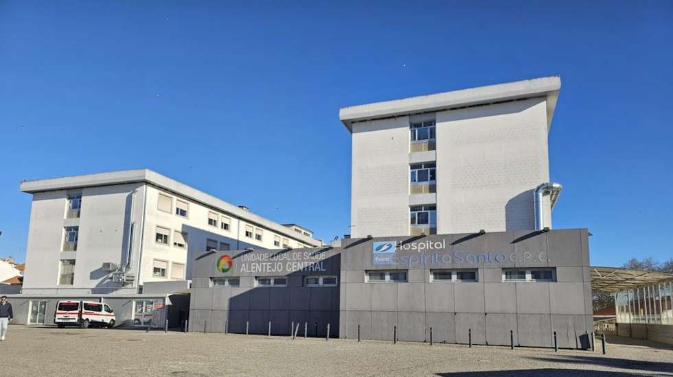 A família do doente avançou com queixas ou reclamações junto do Departamento de Investigação e Ação Penal (DIAP) Regional de Évora, da Ordem dos Médicos (OM), da Secretaria-Geral do Ministério da Saúde, da Inspeção-Geral das Atividades em Saúde (IGAS), Entidade Reguladora da Saúde (ERS) e Provedoria de Justiça