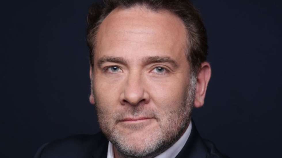 Frank Louis-Victor, o CEO da Ford Next, a divisão de veículos autónomos da marca, entrou na marca apenas em 2021, mas já deu nas vistas e pelos piores motivos. Acusado de violência doméstica, enfrenta uma pena de até nove anos, caso seja condenado. A polémica já provocou uma queda no valor das acções da Ford