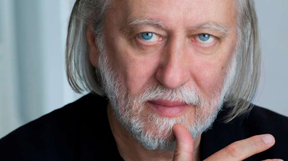 László Krasznahorkai nasceu em 1954, em Gyulla, Hungria e, em 2015, ganhou o Man Booker Internacional