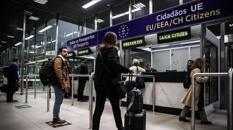 Em comunicado, o SEF adianta que o controlo dos 1.737 nacionais do Reino Unido ocorreu "sem registo de constrangimentos no controlo de fronteira"
