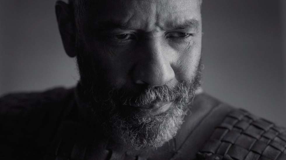 Denzel Washington é "Lord Macbeth". Frances McDormand interpreta "Lady Macbeth"