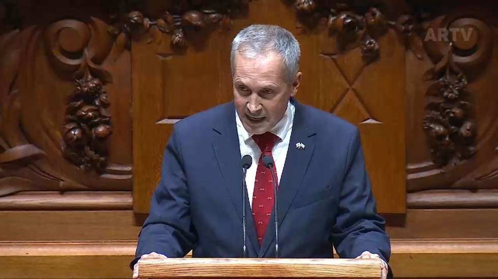 Durante a discussão, o deputado Nuno Simões de Melo, do Chega, e Luís Dias, do PS, afirmaram que não iriam obstaculizar a proposta