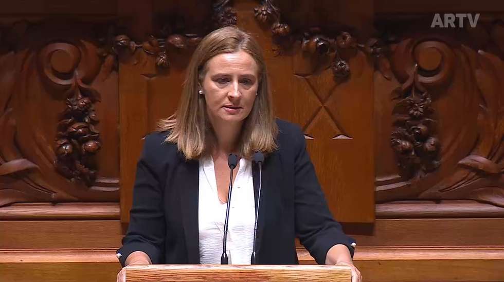 Carla Barros, deputada social-democrata, destacou o alerta dos serviços parlamentares para "incongruências do ponto de vista técnico e jurídico"