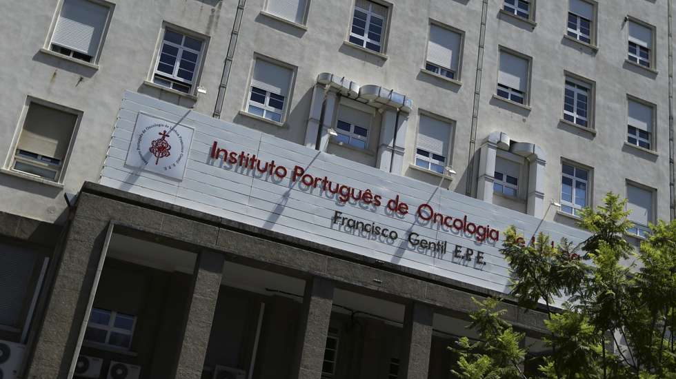 O IPO Lisboa diz também que o elevador (para 20 pessoas), junto à entrada principal do edifício, encontra-se "momentaneamente em manutenção"