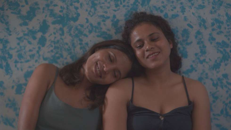 As duas protagonistas de "O Canto das Árvores Esquecidas", da indiana Anuparna Roy