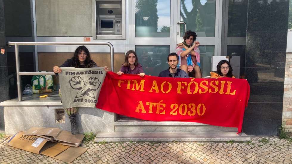 A carta apela a uma maior participação dos jovens nas decisões políticas.