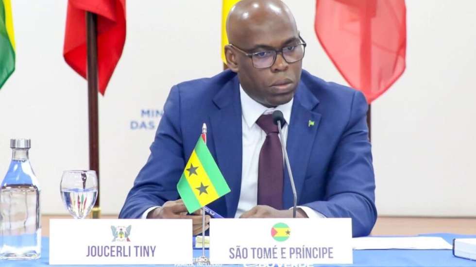 O STJ são-tomense acusara no início deste mês o Tribunal Constitucional (TC) de alegada usurpação de competências ao ordenar a libertação ilegal do chileno, ex-conselheiro especial do primeiro-ministro, Américo Ramos