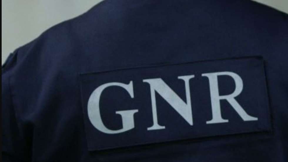 A GNR apurou que o suspeito "utilizava quartos de hotéis e estabelecimentos similares com a intenção de não efetuar o pagamento ".