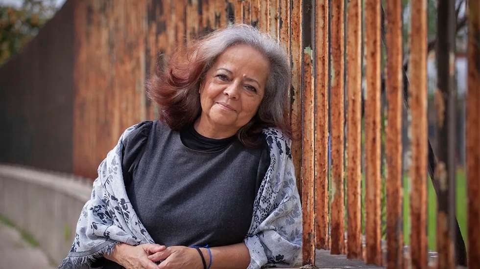 Questionada sobre como olha para a carreira de mais de 50 anos, agora à luz do Prémio Camões, Ana Paula Tavares respondeu que o seu "encontro é sempre com trabalho"
