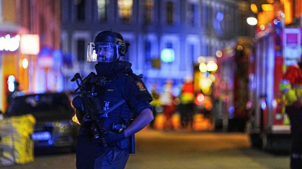 O segundo dispositivo encontrado assemelhava-se a uma granada de mão "de estilo militar"