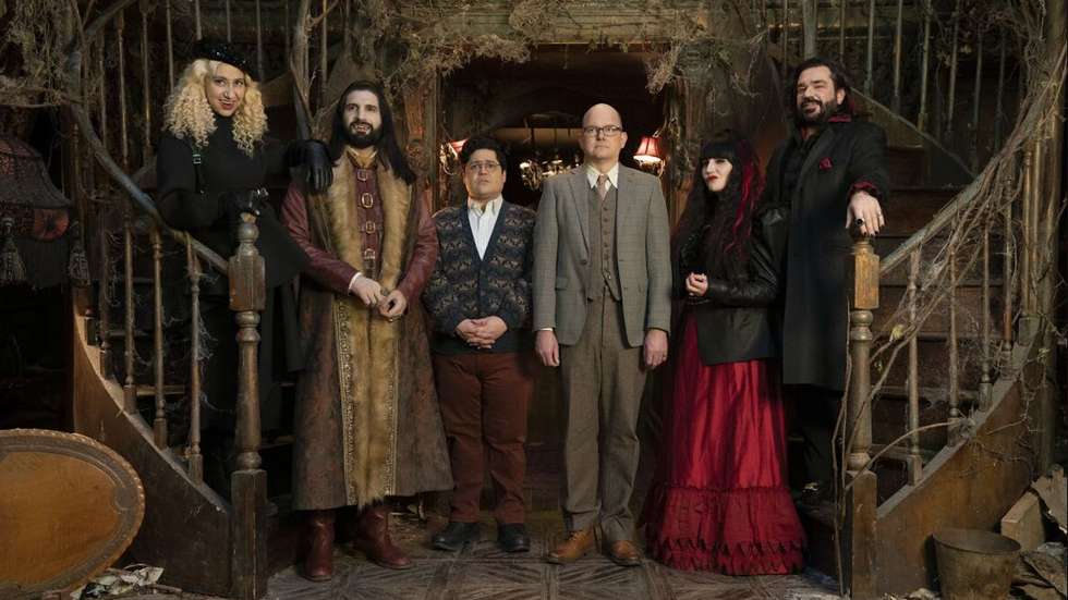 Esta é uma série em formato "mockumentary" em que seguimos um grupo de vampiros que enfrentam frequentemente conflitos com o mundo moderno, com os vizinhos, outros seres sobrenaturais ou simplesmente entre eles (já que vivem juntos há séculos)