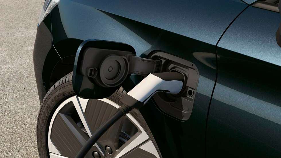 Estudo efectuado pelos alemães do ISI demonstra que a maioria dos PHEV não recarrega a bateria com a frequência que deveria, para poupar a carteira e o ambiente. Os modelos mais recentes são piores e os carros de serviço também
