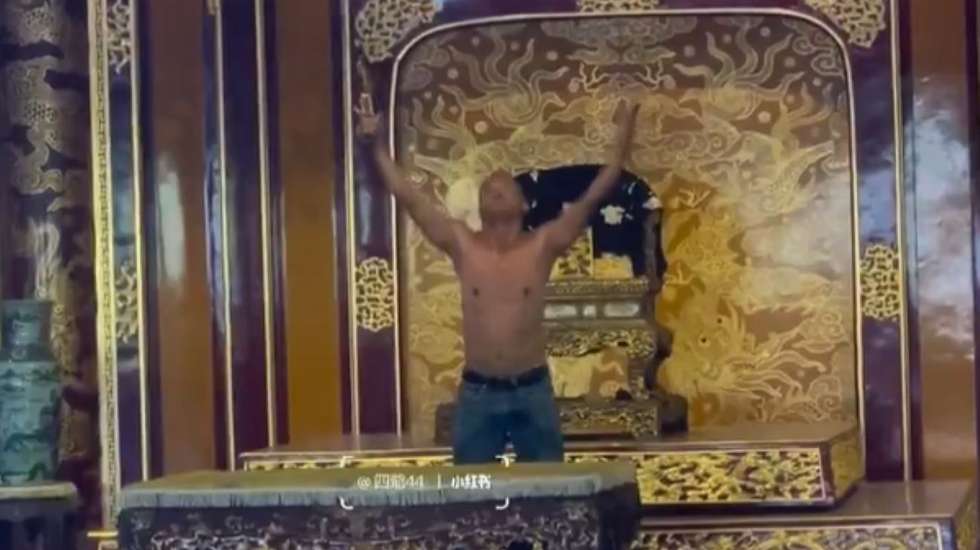 O trono danificado é reconhecido pelo Governo vietnamita como tesouro nacional desde 2016