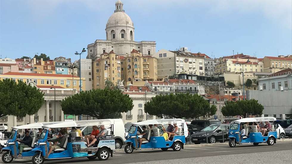 A Câmara de Lisboa impôs a proibição de circulação dos "tuk tuk" em 337 ruas de sete freguesias da capital, através de um despacho que entrará em vigor em 1 de abril