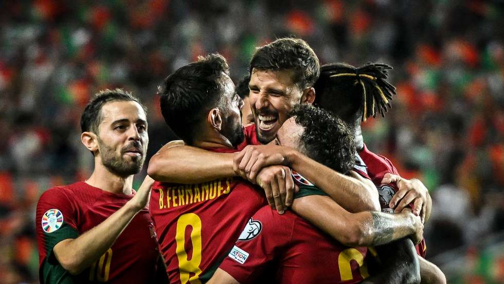 Portugal conseguiu a maior goleada de sempre frente ao Luxemburgo num encontro em que Bruno Fernandes fez um golo e três assistências