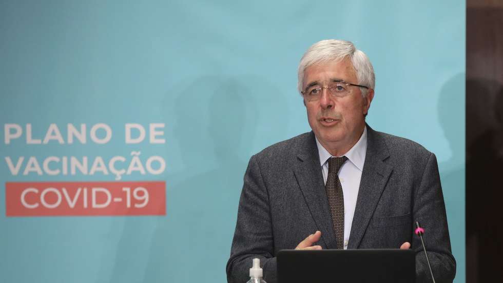 Francisco Ramos, usa da palavra durante a sessão pública de apresentação do Plano de Vacinação de Combate à covid-19, no Infarmed – Autoridade Nacional do Medicamento e Produtos de Saúde, em Lisboa, 03 dezembro de 2020. ANDRÉ KOSTERS/LUSA