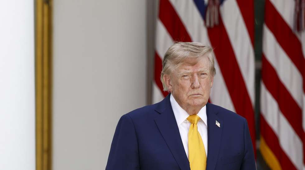 epa13189297 US President Donald Trump listens as Secretary of Education Linda McMahon delivers remarks during an education event in the Rose Garden of the White House in Washington, DC, USA, 24 August 2026. President Trump and Secretary McMahon highlighted the administration’s school choice program as the new academic year begins.  EPA/WILL OLIVER / POOL