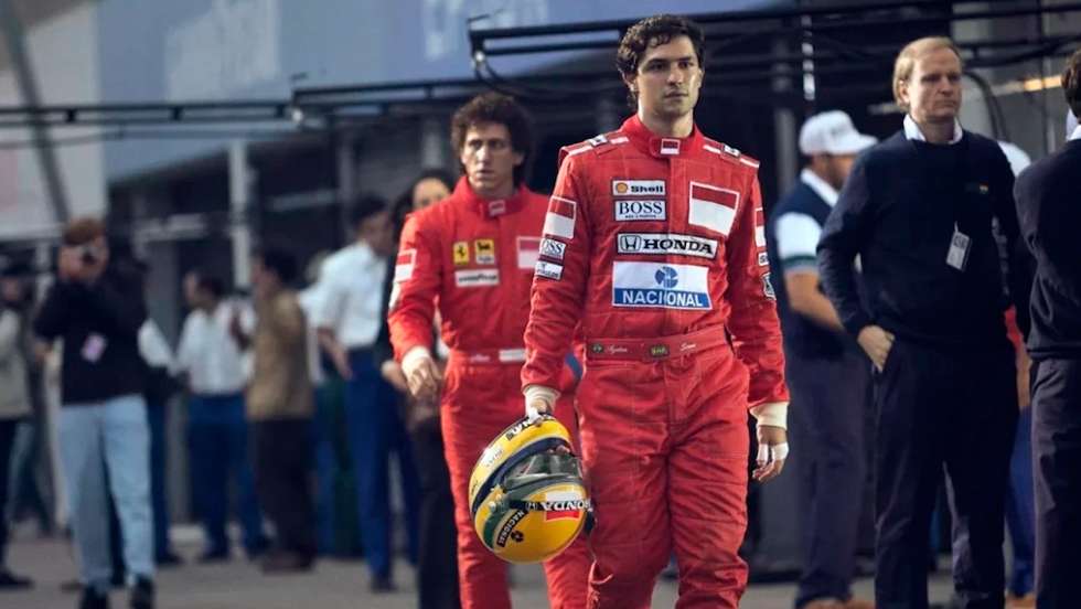 Gabriel Leone é o ator que interpreta Ayrton Senna nesta ficcionalização da carreira e da vida do piloto brasileiro