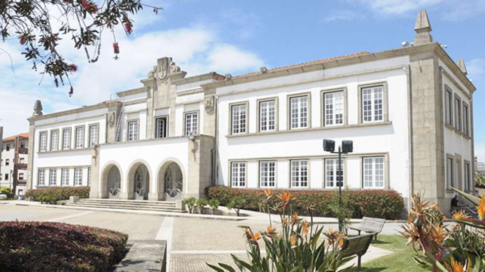 O projeto previa 144 apartamentos em dois blocos residenciais