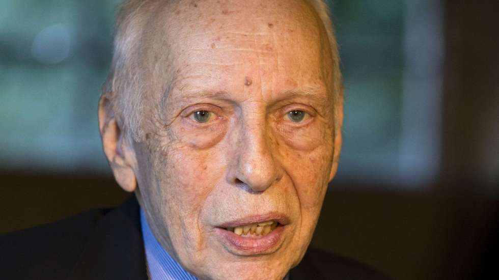 Helder Macedo, ex-secretário de Estado da Cultura e estudioso de Camões, com nova distinção