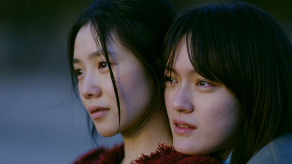 Duas primas fogem da máfia chinesa em "Girls on Wire", de Vivian Qu