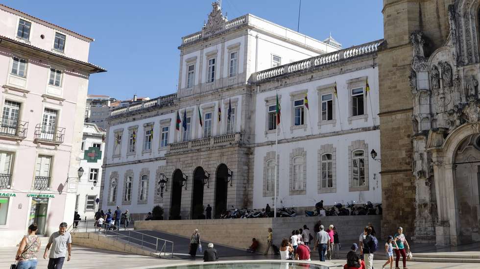 Edifício da Câmara Municipal de coimbra e Igreja de Santa Cruz, em Coimbra 12 de setembro de 2017. PAULO NOVAIS/LUSA