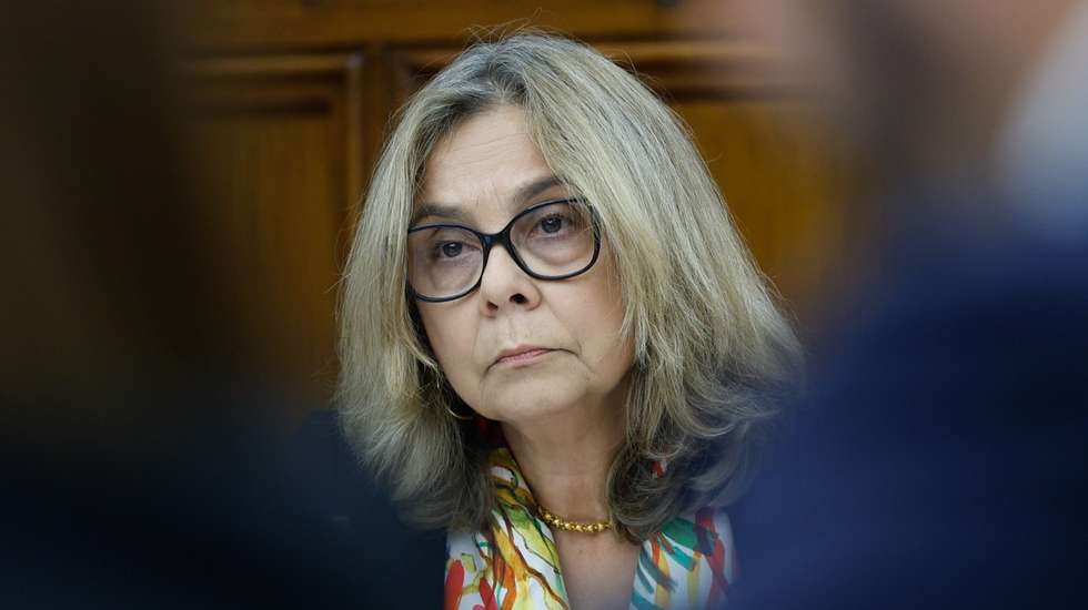 A ministra da Saúde, Ana Paula Martins, durante a sua audição na Comissão de Saúde sobre o Instituto Nacional de Emergência Médica (INEM), o funcionamento dos serviços de urgências e a regulamentação da lei da morte medicamente assistida, na Assembleia da República, em Lisboa, 02 de outubro de 2024. ANTÓNIO PEDRO SANTOS/LUSA