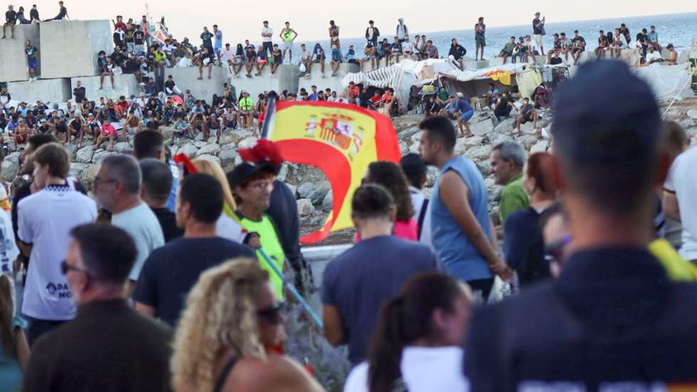 epa13197641 People take part in a rally protesting the migration crisis in Ceuta, Spain, 28 August 2026. The Ceuta Unida platform organized the protest.  EPA/REDUAN