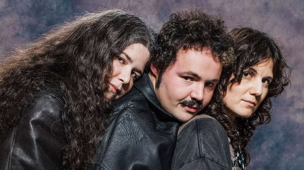 O trio de rock do Porto irá apresentar-se em digressão pela Europa em 2027