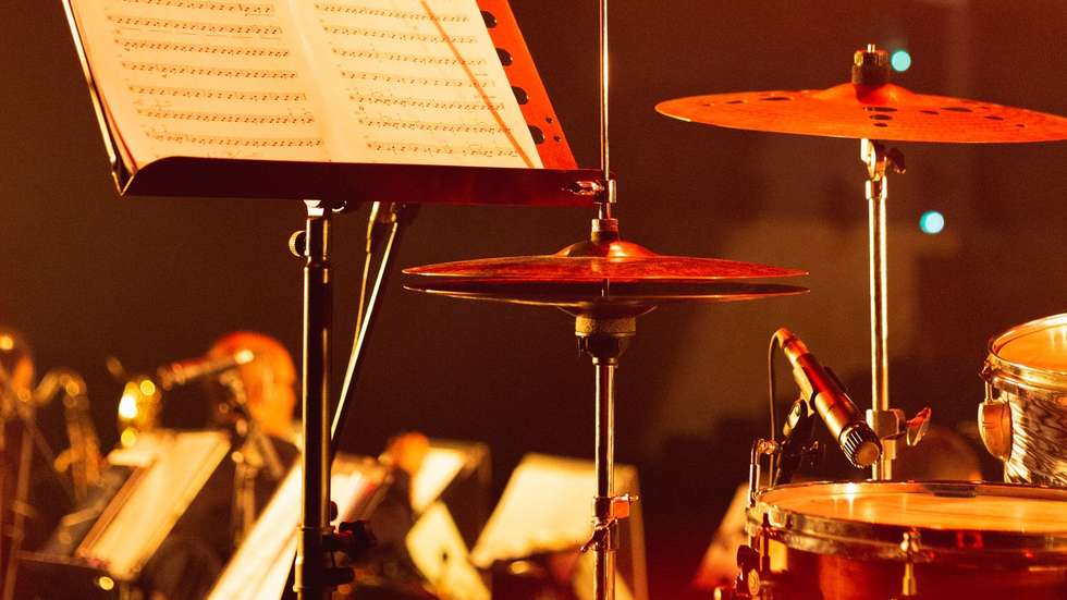 No dia 10 o Afonso Pais Trio apresenta um programa em que as emblemáticas bandas sonoras dos filmes 007 ganham dimensão groove e swing