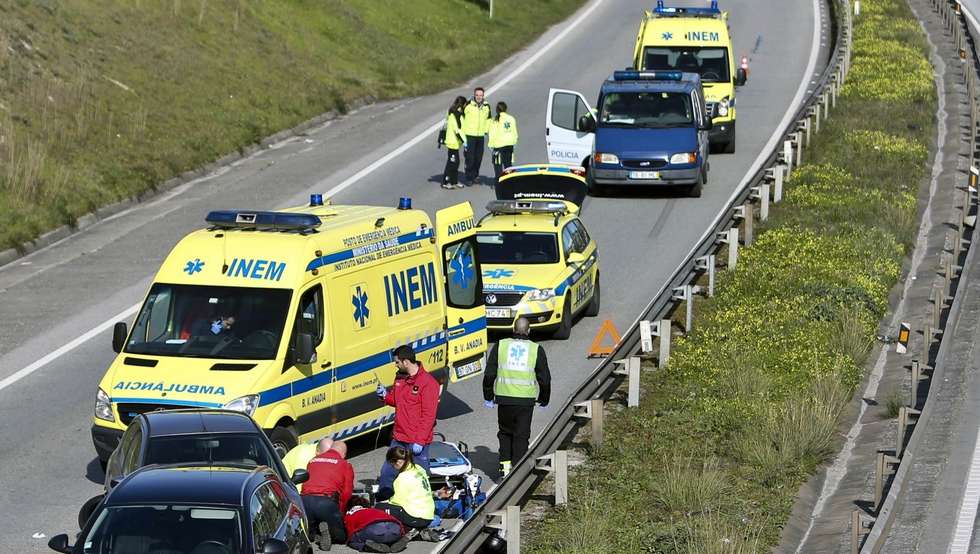 O acidente mobilizou 23 operacionais e nove viaturas para o local