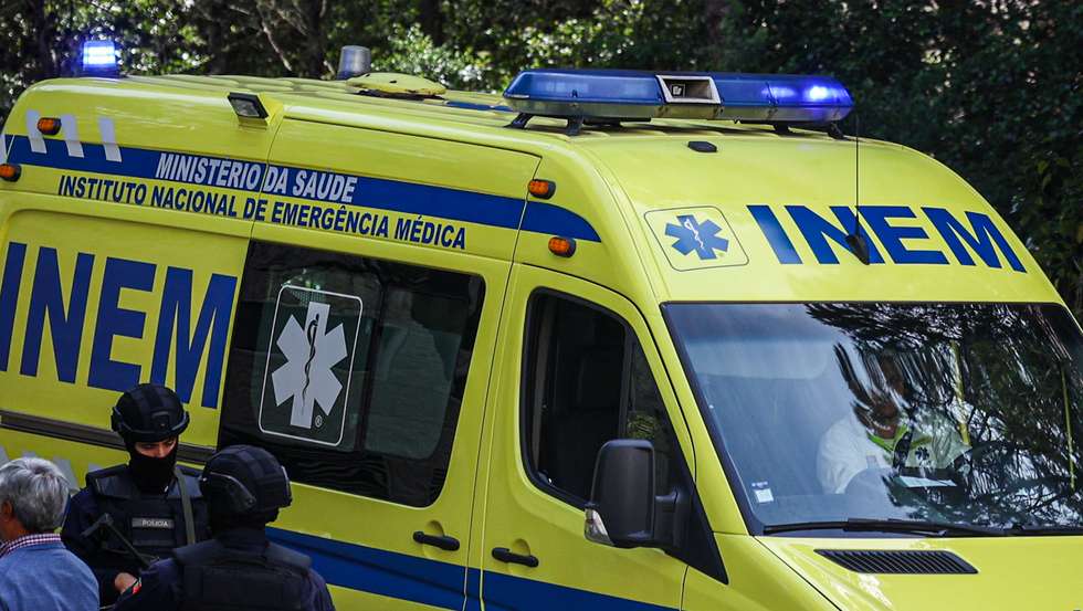 Foram destacados ao local um total de 23 operacionais, apoiados por 10 viaturas