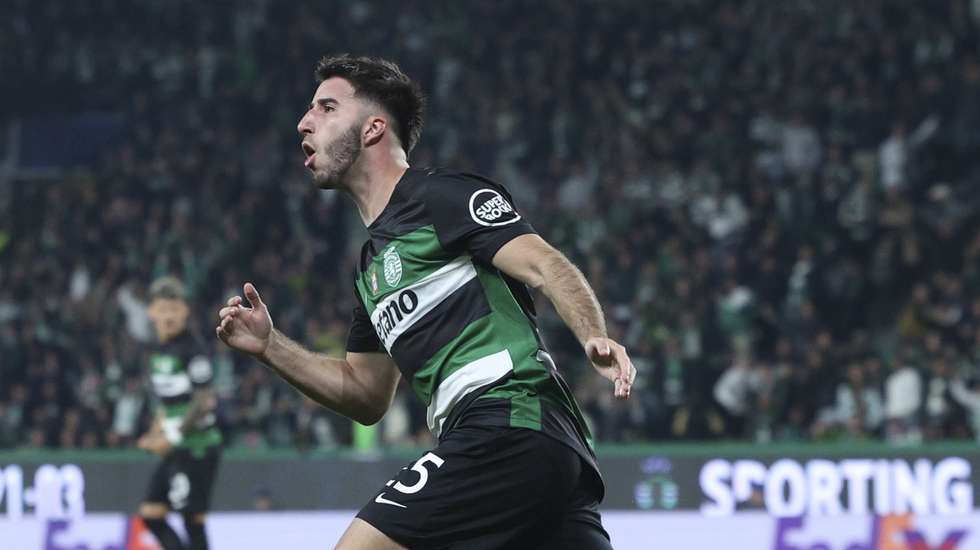 Sporting player Goncalo Inacio celebrates after scoring a goal against Arsenal during the the UEFA Champions League soccer match  held at Alvalade stadium, in Lisbon, Portugal, 26 November 2024. MIGUEL A. LOPES/LUSA