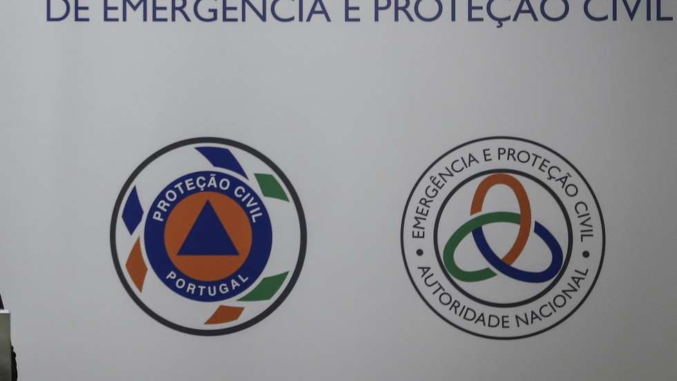 A secretária de Estado da Administração Interna, Patrícia Gaspar, usa da palavra durante a cerimónia de tomada de posse do novo comandante Nacional de Emergência e Proteção Civil, André Fernandes, e do 2.º comandante Nacional de Emergência e Proteção Civil, Miguel Cruz, na Sede da Autoridade Nacional de Emergência e Proteção Civil, em Oeiras, 04 de dezembro de 2020. RODRIGO ANTUNES/LUSA
