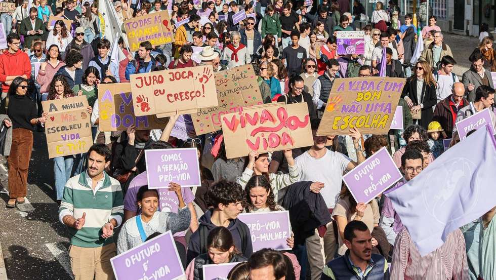 Participaram da manifestação cerca de 500 pessoas