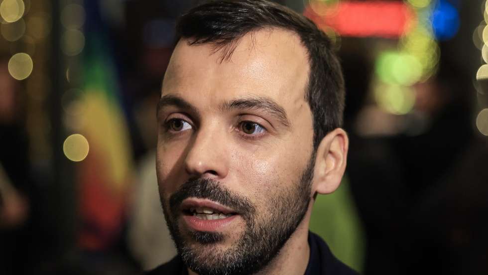 O candidato à Presidência da República, Jorge Pinto, durante uma jantar-comício, no Porto, 12 de dezembro de 2025. JOSÉ COELHO/LUSA