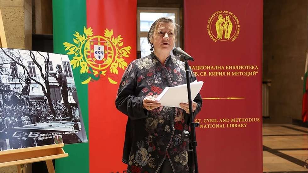 "Foi a primeira mulher a ser nomeada para o cargo de embaixadora de Portugal em Bratislava", adiantou Paulo Rangel