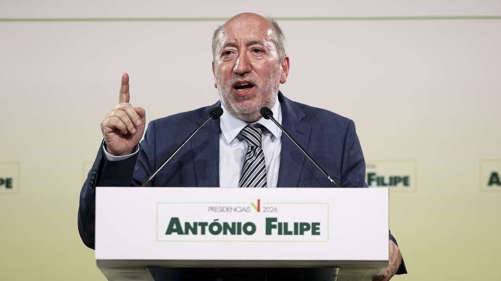 António Filipe, antigo deputado do Partido Comunista Português (PCP), durante a apresentação oficial da sua candidatura à Presidência da República, na Voz do Operário em Lisboa, 14 de julho de 2025. FILIPE AMORIM/LUSA