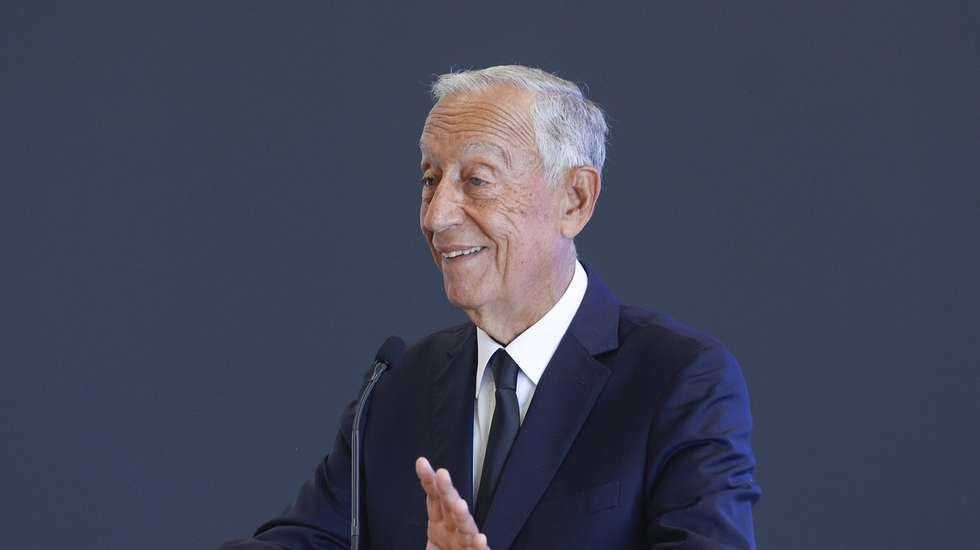 O Presidente da República, Marcelo Rebelo de Sousa, intervém durante a cerimónia de assinatura da declaração conjunta de Intenções entre o Grupo Volkswagen e o Governo com vista à produção do ID. EVERY1, nas instalações da Volkswagen Autoeuropa, em Palmela, Setúbal, 19 de agosto de 2025. ANTÓNIO PEDRO SANTOS/LUSA