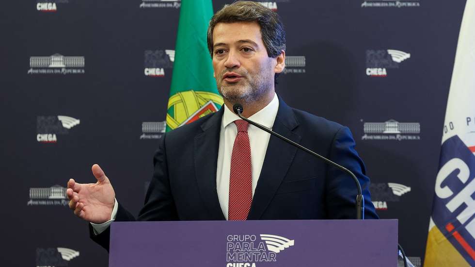 Ventura acusou os sociais-democratas de "querem criar uma crise artificialmente" e salientou que o Chega não vai ceder.