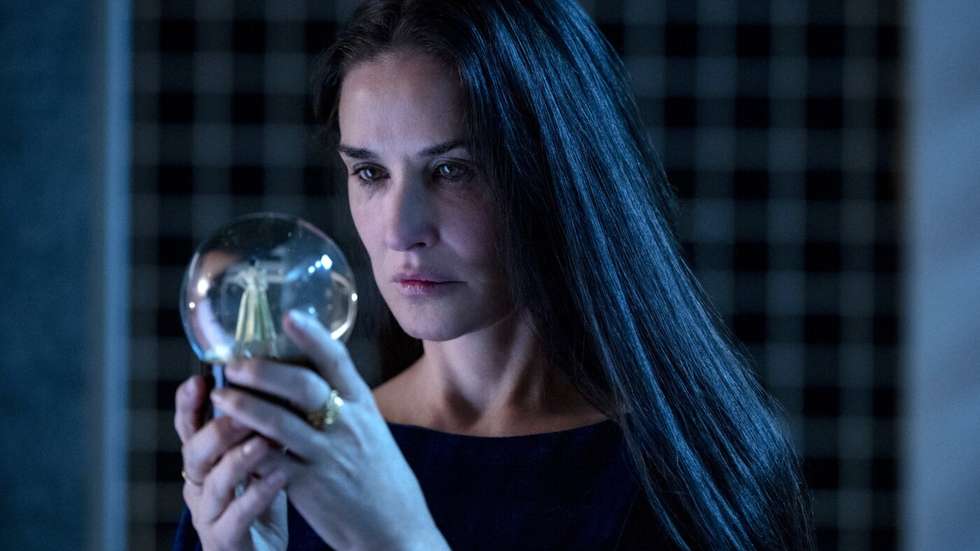 Demi Moore no excessivo "A Substância" de Coralie Fargeat