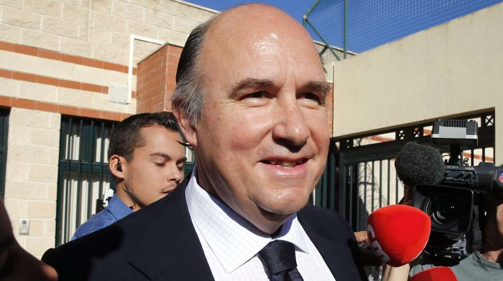 Em causa está um processo em que Vale e Azevedo responde por ter prestado falsas garantias de três milhões euros em processos judiciais e por tentar burlar o BCP, também com falsas garantias, para conseguir um crédito de 25 milhões de euros