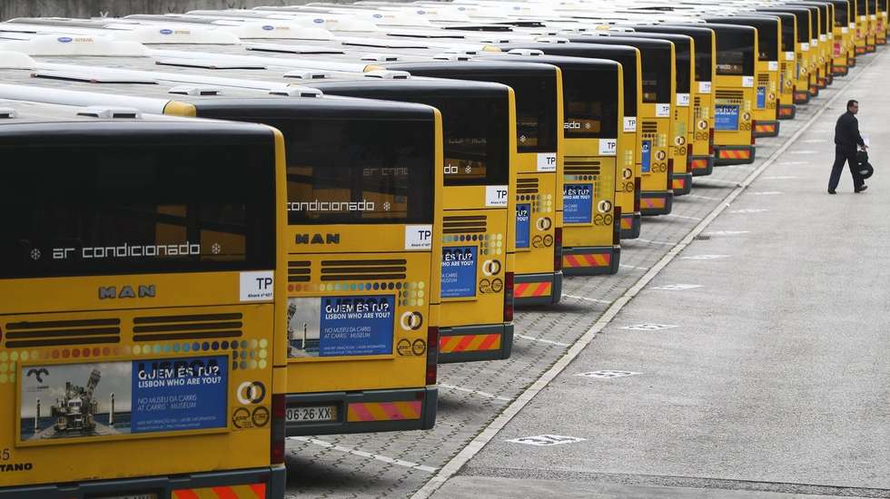 Public bus transports Carris workers during a national public transports strike between 09:30 and 15:30 (LT), at Miraflores Bus Platform, outskirts of Lisbon, Portugal, 07 November 2013. The strike on Carris in the fortnight of fighting that transport and communications workers began on 25 October and ends on 9 November with a national demonstration in Lisbon. MARIO CRUZ / LUSA