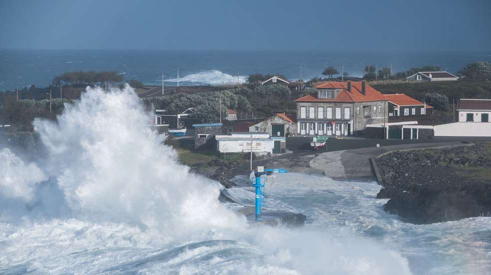 Os Açores são "uma zona de passagem de grandes tempestades", que nos últimos anos têm chegado à região com maior intensidade
