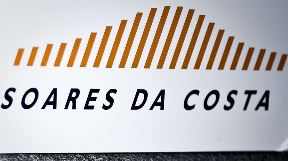 O Santander Totta reclama quase sete milhões de euros à Soares da Costa, de acordo com a lista