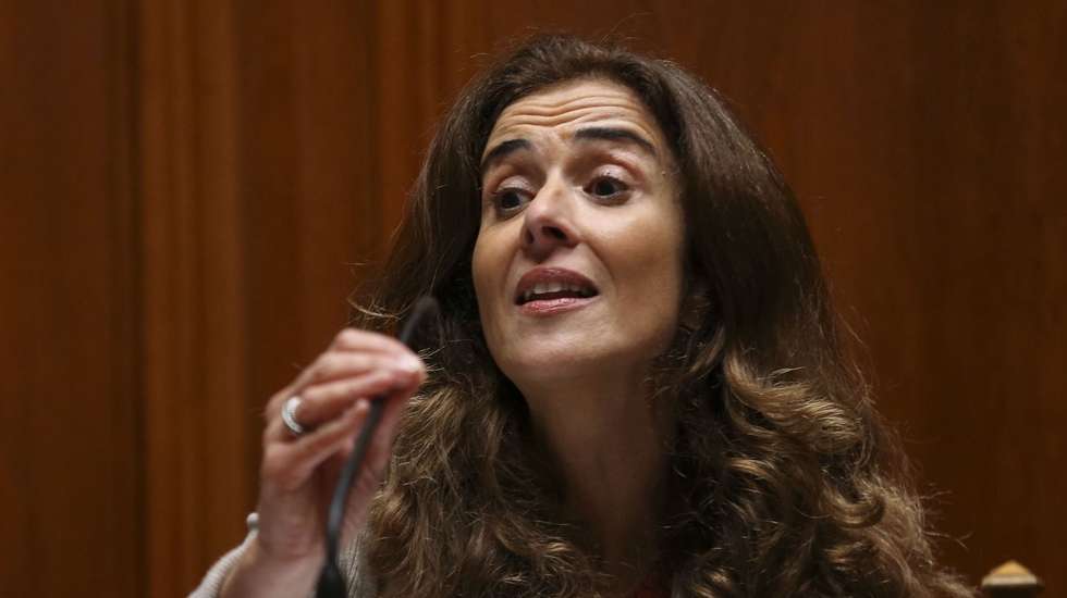 Para a presidente interina do CES, os sindicatos "foram pilares muito importantes da consagração de direitos laborais elementares nas sociedades modernas"