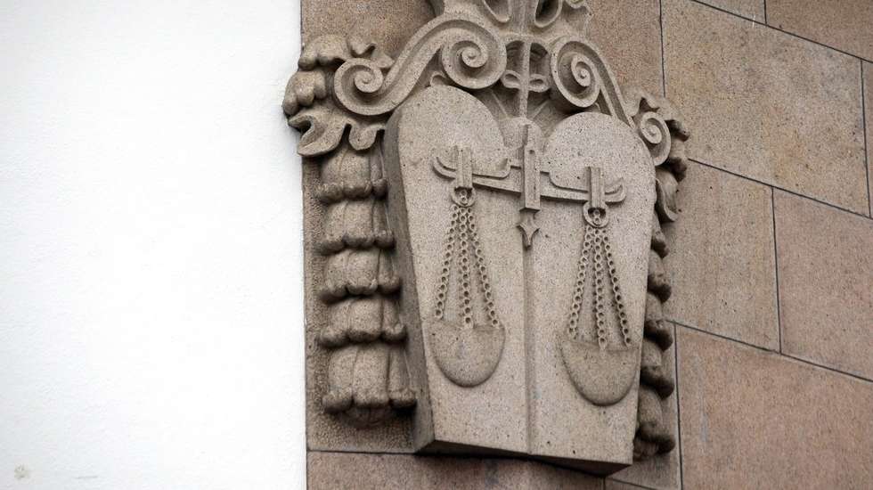Fachada do Tribunal da Comarca de Évora, no Largo das Portas de Moura, em Évora, 28 de setembro de 2012. NUNO VEIGA / LUSA